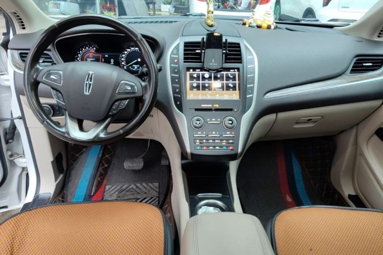 Used Lincoln MKC 2017 2.0T Two-Wheel-Drive Luxury Edition Center Console