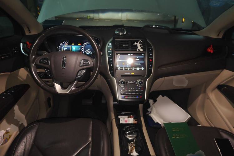 Used Lincoln MKC 2017 2.0T Two-Wheel-Drive Luxury Edition Center Console