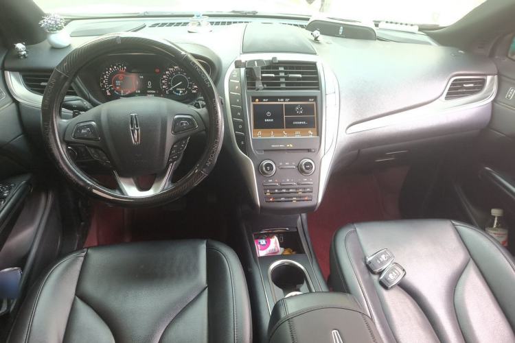 Used Lincoln MKC 2017 2.0T Two-Wheel Drive Zunyue Edition Center Console