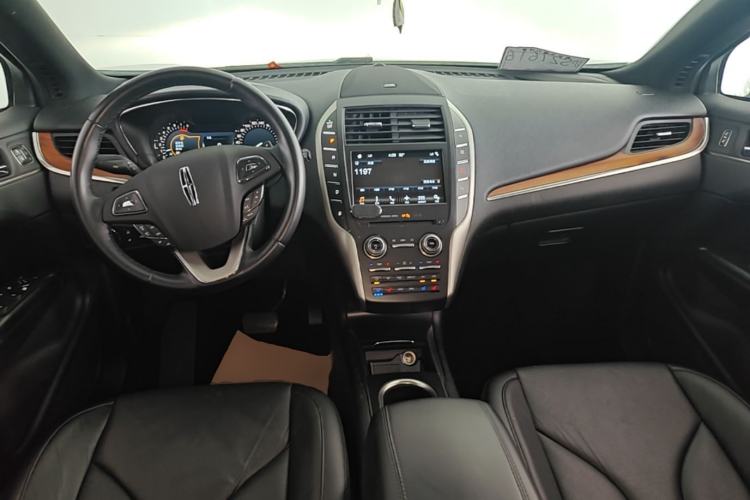 Used Lincoln MKC 2017 2.0T Two-Wheel-Drive Luxury Edition Center Console