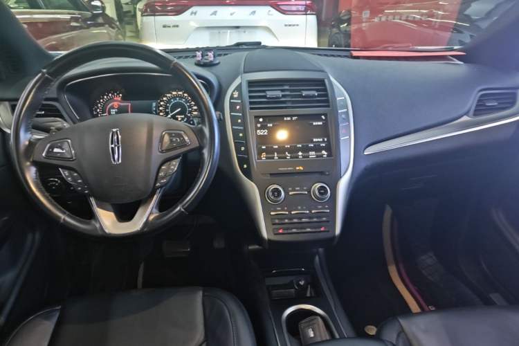 Used Lincoln MKC 2017 2.0T Two-Wheel Drive Deluxe Edition Center Console