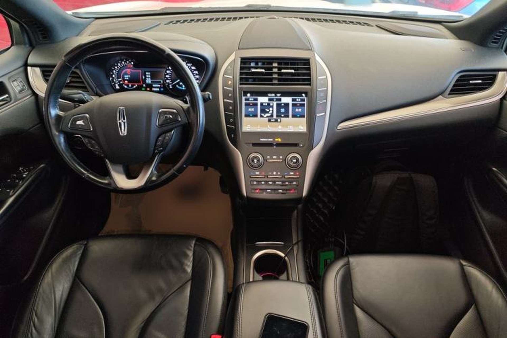 Used Lincoln MKC 2017 2.0T Two-Wheel Drive Deluxe Edition Center Console