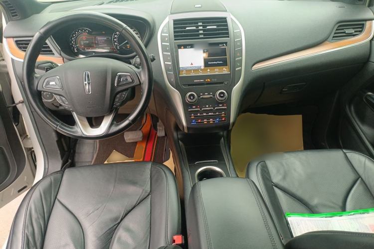Used Lincoln MKC 2017 2.0T Four-Wheel Drive Zunya Edition Center Console
