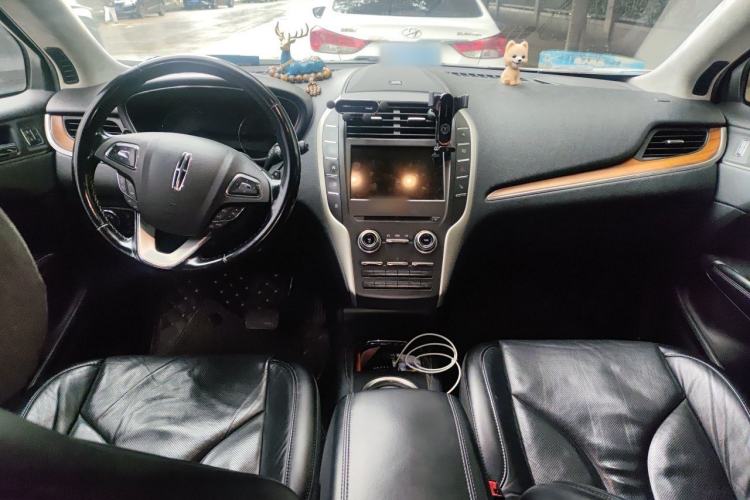 Used Lincoln MKC 2017 2.0T Two-Wheel-Drive Luxury Edition Center Console