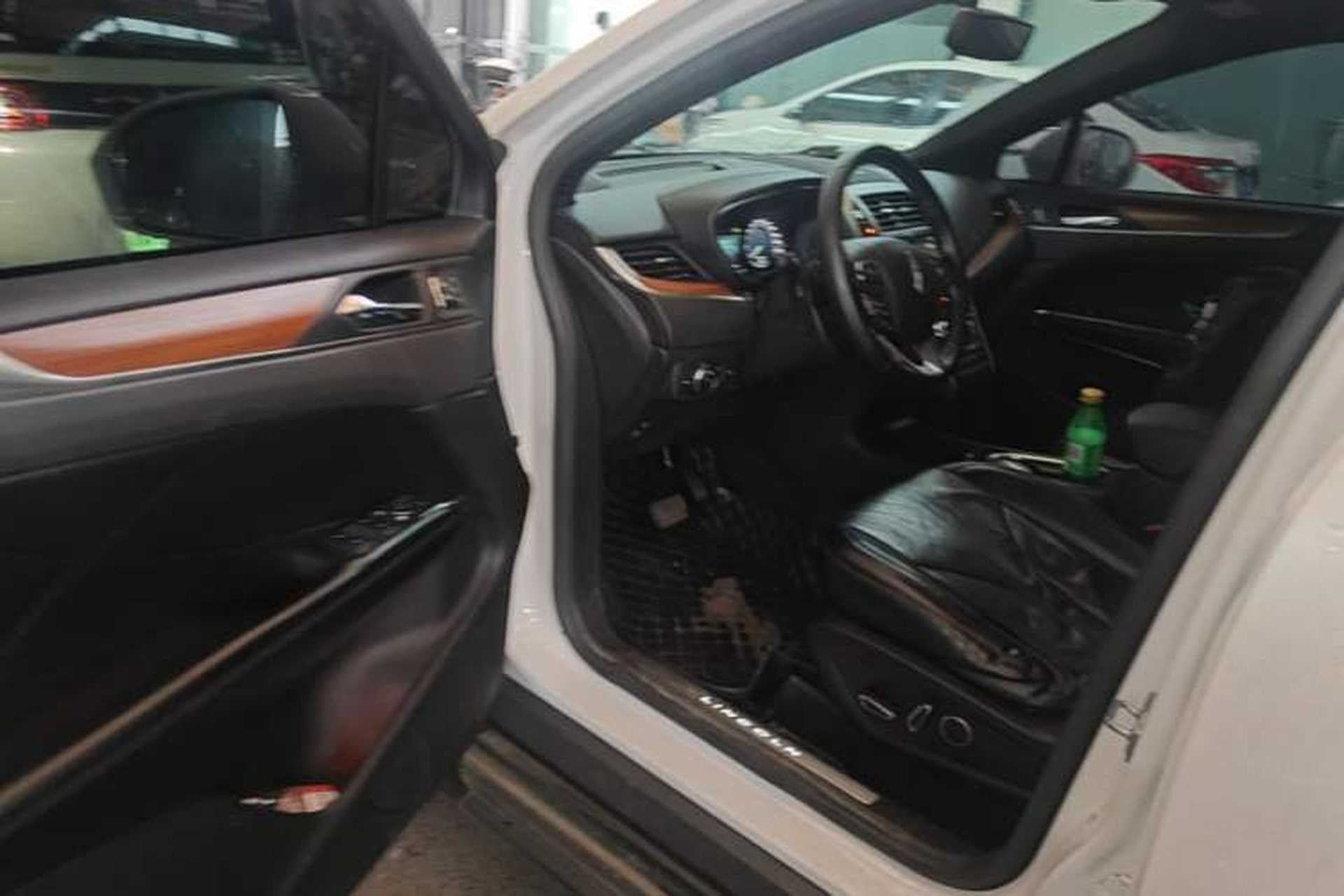 Used Lincoln MKC 2017 2.0T Two-Wheel-Drive Luxury Edition Driver Seat