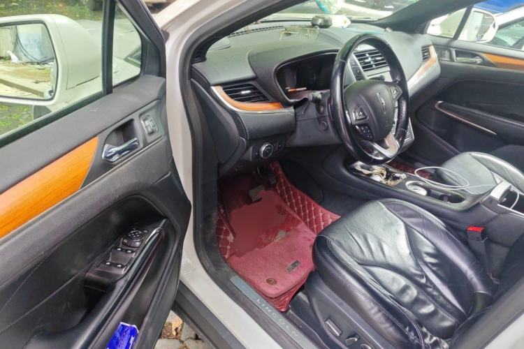 Used Lincoln MKC 2017 2.0T Two-Wheel-Drive Luxury Edition Driver Seat