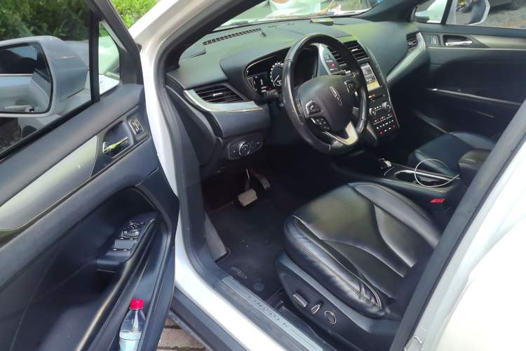 Used Lincoln MKC 2017 2.0T Two-Wheel Drive Zunyue Edition Driver Seat
