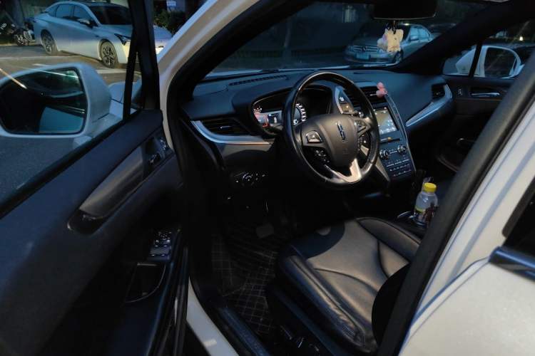 Used Lincoln MKC 2017 2.0T Two-Wheel Drive Zunyue Edition Driver Seat