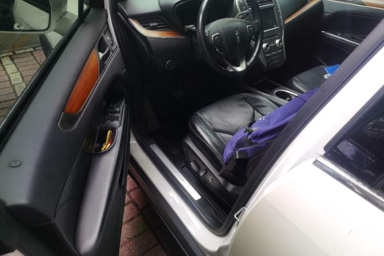 Used Lincoln MKC 2017 2.0T Four-Wheel Drive Prestige Edition Driver Seat