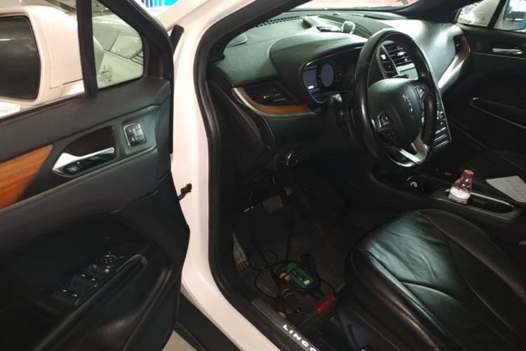 Used Lincoln MKC 2017 2.0T Two-Wheel-Drive Luxury Edition Driver Seat