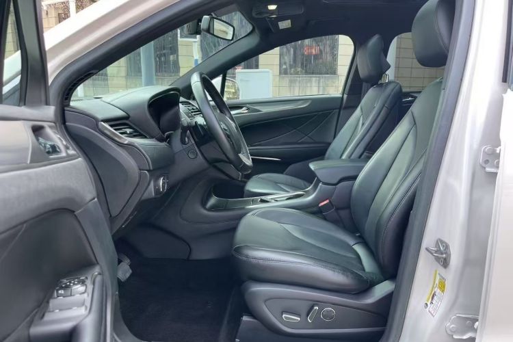 Used Lincoln MKC 2017 2.0T Two-Wheel Drive Deluxe Edition Driver Seat