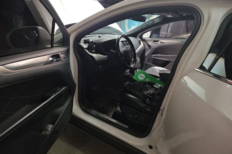 Used Lincoln MKC 2017 2.0T Two-Wheel Drive Deluxe Edition Driver Seat