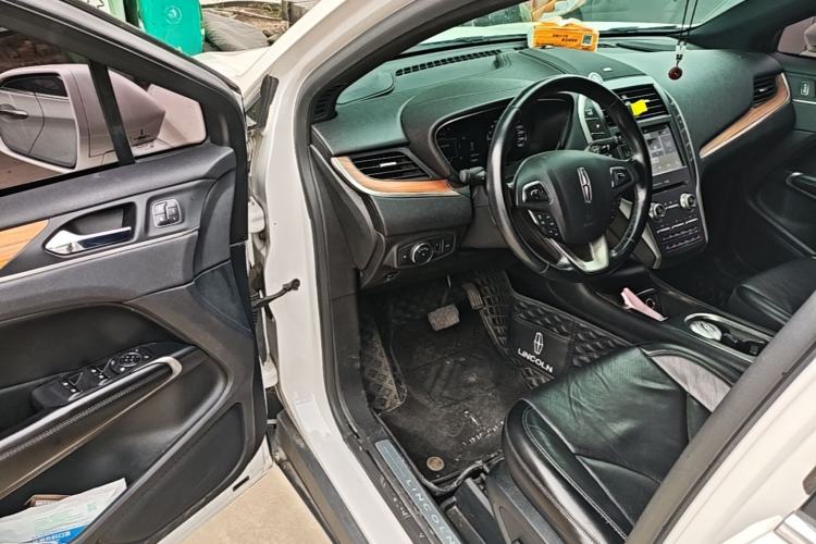 Used Lincoln MKC 2017 2.0T Two-Wheel-Drive Luxury Edition Driver Seat