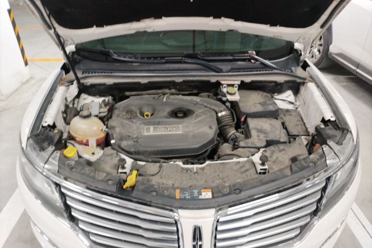 Used Lincoln MKC 2017 2.0T Two-Wheel Drive Deluxe Edition Engine Bay
