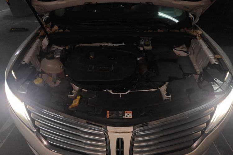 Used Lincoln MKC 2017 2.0T Two-Wheel-Drive Luxury Edition Engine Bay