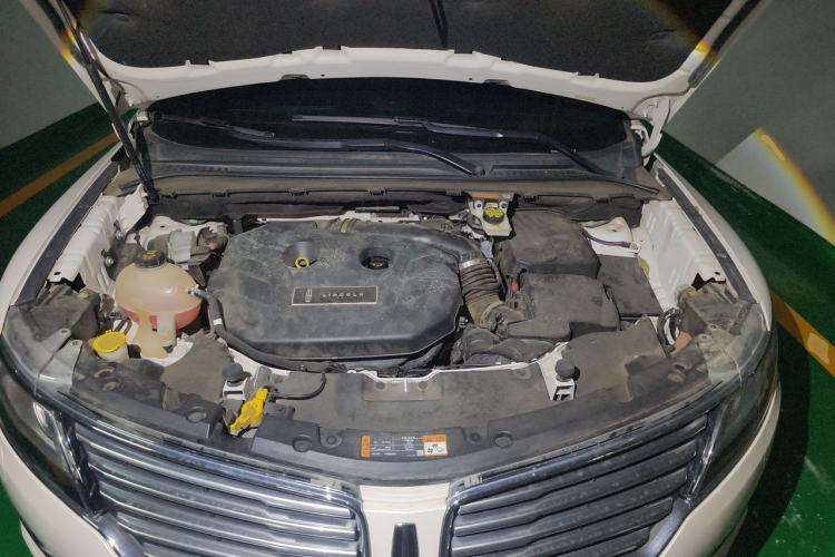Used Lincoln MKC 2017 2.0T Two-Wheel Drive Deluxe Edition Engine Bay