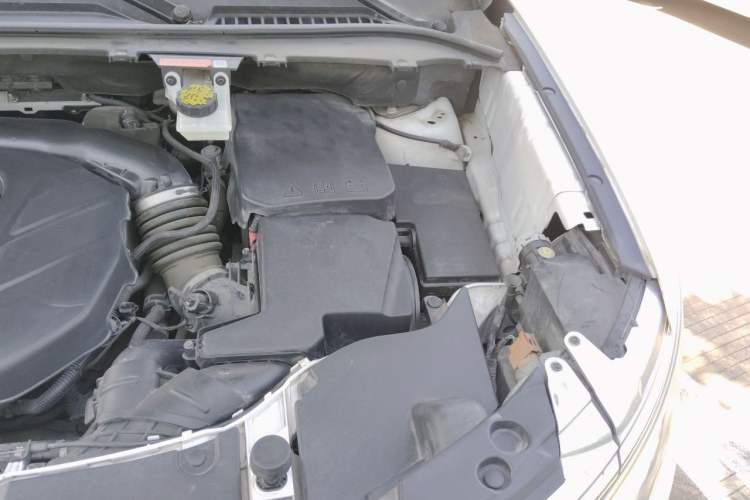 Used Lincoln MKC 2017 2.0T Four-Wheel Drive Zunya Edition Engine Bay Left