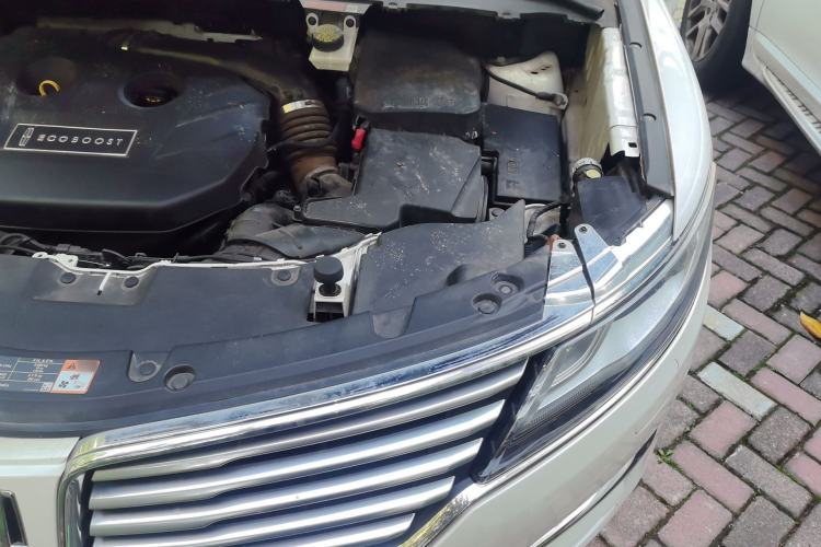 Used Lincoln MKC 2017 2.0T Two-Wheel Drive Zunyue Edition Engine Bay Left