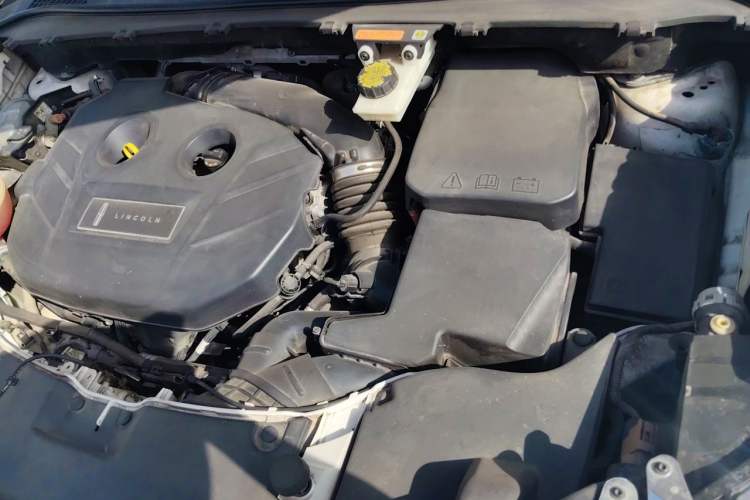 Used Lincoln MKC 2017 2.0T Four-Wheel Drive Zunya Edition Engine Bay Left