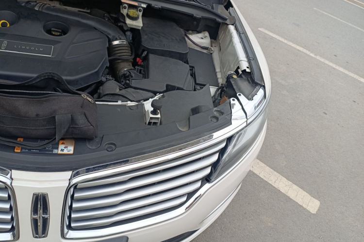 Used Lincoln MKC 2017 2.0T Four-Wheel Drive Zunya Edition Engine Bay Left