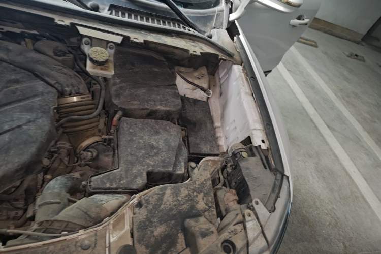 Used Lincoln MKC 2017 2.0T Two-Wheel Drive Deluxe Edition Engine Bay Left