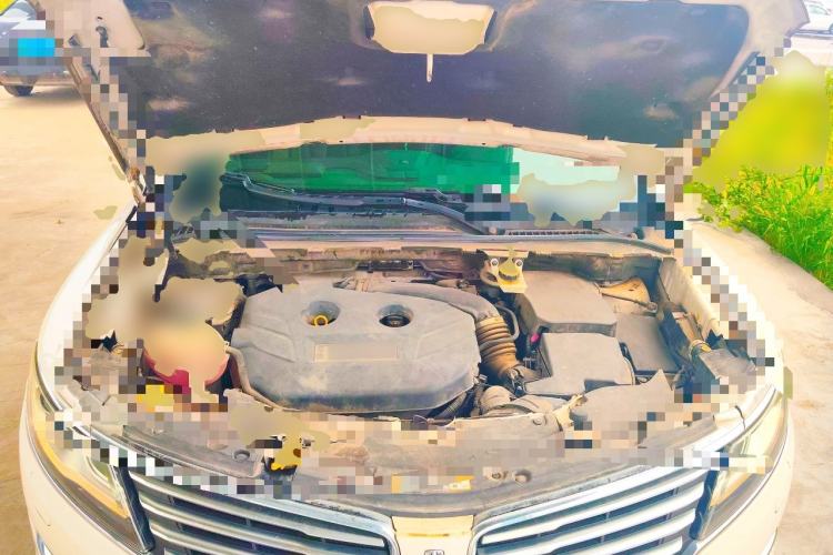 Used Lincoln MKC 2017 2.0T Two-Wheel Drive Deluxe Edition Engine Bay