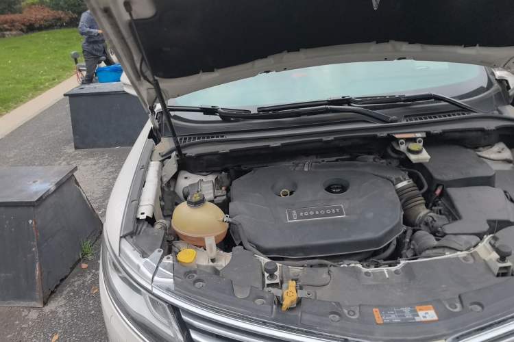Used Lincoln MKC 2017 2.0T Four-Wheel Drive Zunya Edition Engine Bay Right
