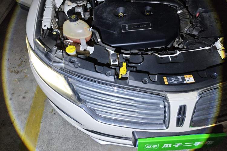 Used Lincoln MKC 2017 2.0T Two-Wheel-Drive Luxury Edition Engine Bay Right