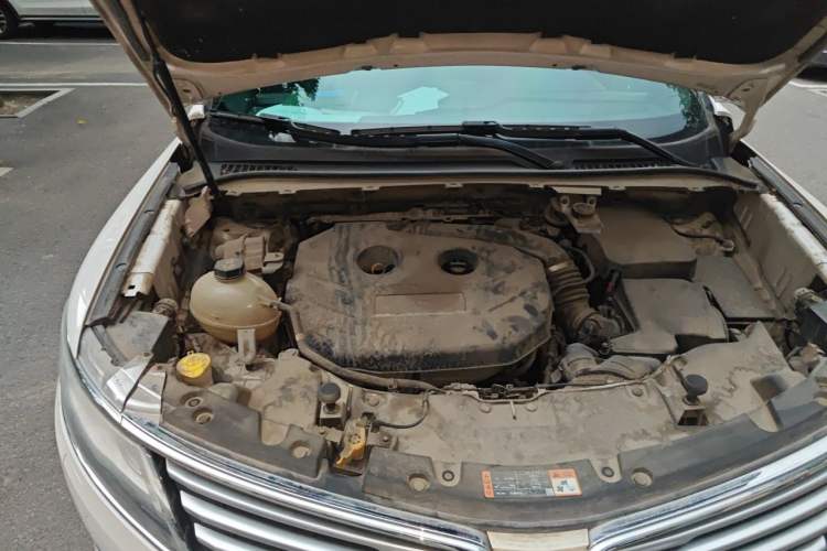 Used Lincoln MKC 2017 2.0T Two-Wheel-Drive Luxury Edition Engine Bay Right