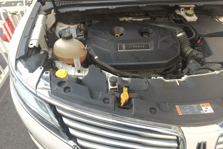 Used Lincoln MKC 2017 2.0T Two-Wheel Drive Zunyue Edition Engine Bay Right
