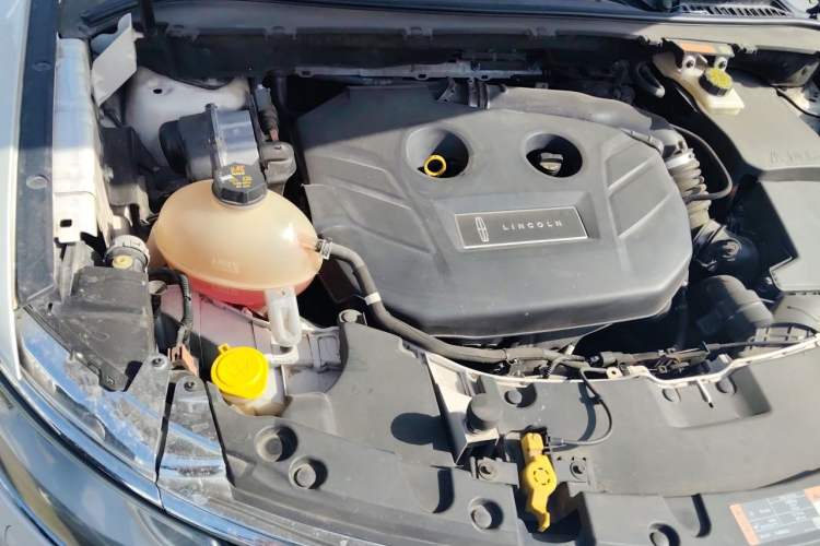 Used Lincoln MKC 2017 2.0T Four-Wheel Drive Zunya Edition Engine Bay Right