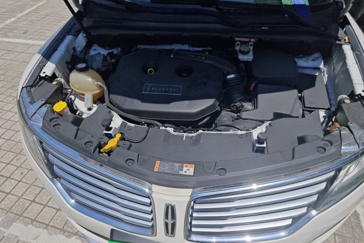 Used Lincoln MKC 2017 2.0T Two-Wheel Drive Deluxe Edition Engine Bay