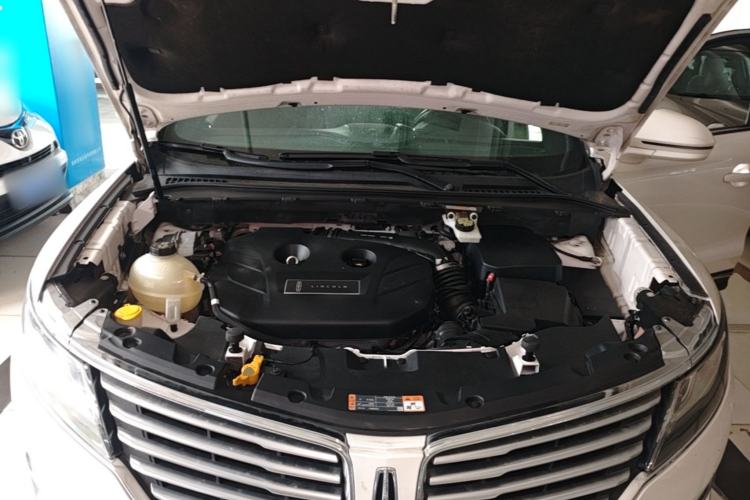 Used Lincoln MKC 2017 2.0T Two-Wheel-Drive Luxury Edition Engine Bay