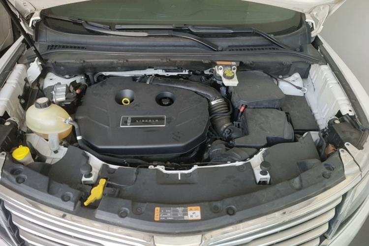 Used Lincoln MKC 2017 2.0T Two-Wheel Drive Deluxe Edition Engine Bay