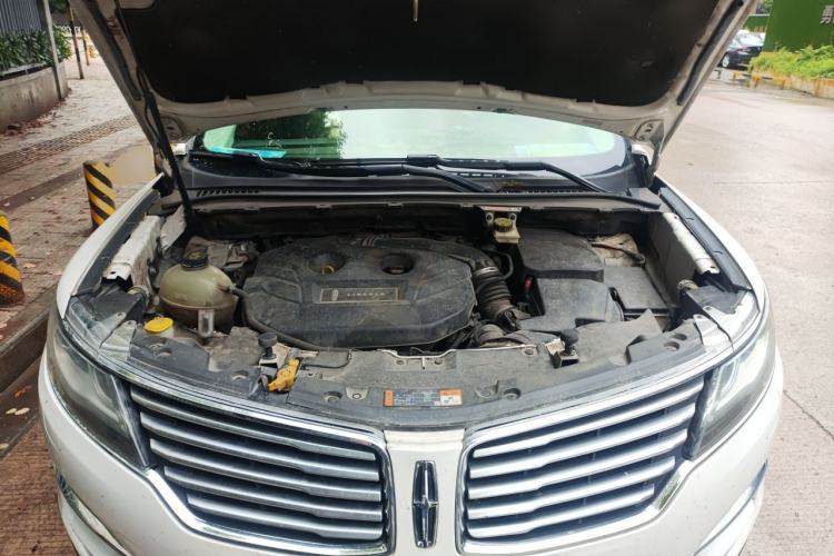 Used Lincoln MKC 2017 2.0T Two-Wheel-Drive Luxury Edition Engine Bay
