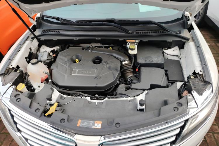 Used Lincoln MKC 2017 2.0T Two-Wheel Drive Deluxe Edition Engine Bay