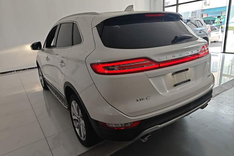 Used Lincoln MKC 2017 2.0T Two-Wheel-Drive Luxury Edition Exterior 2
