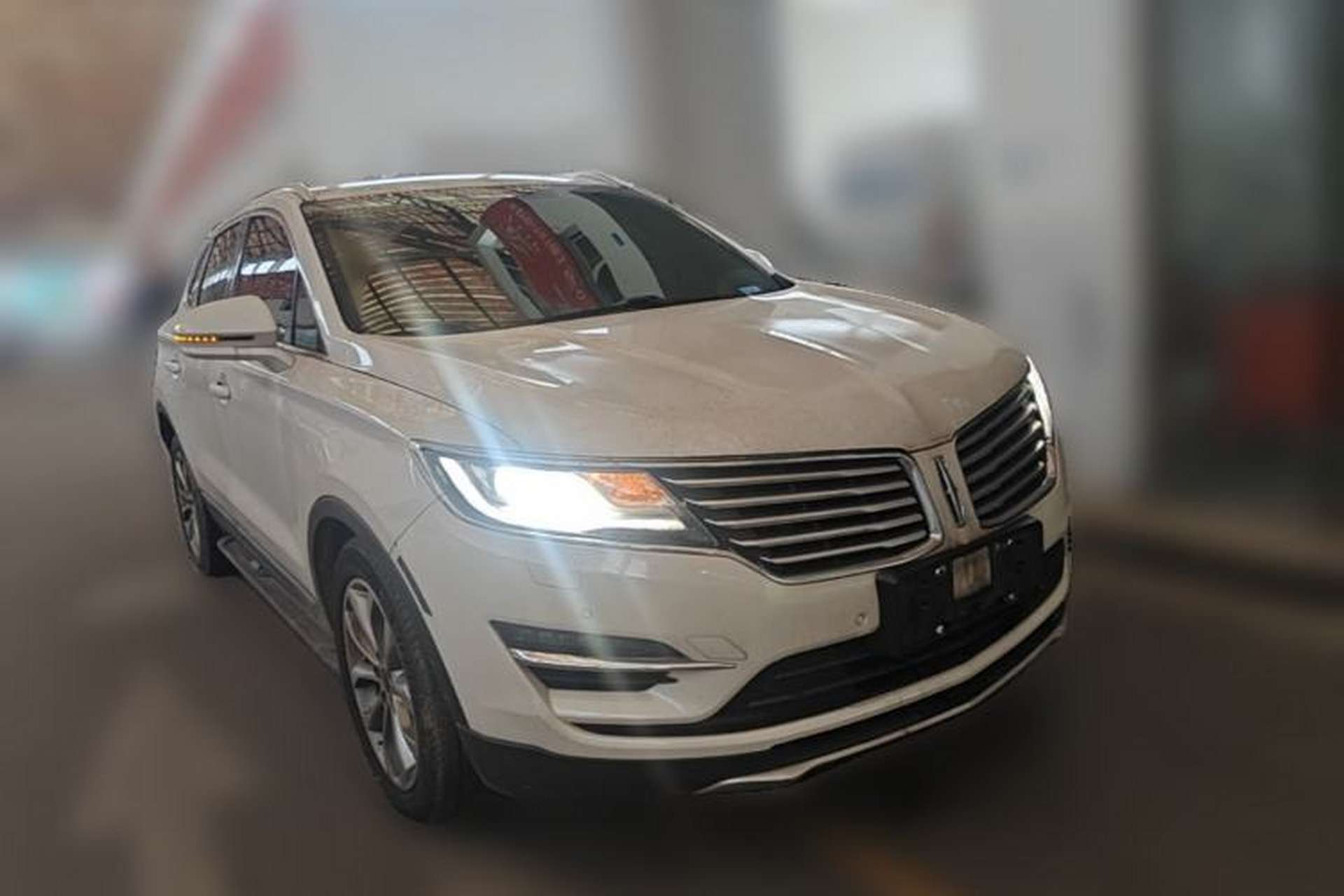 Used Lincoln MKC 2017 2.0T Two-Wheel-Drive Luxury Edition Front Right 45 Deg