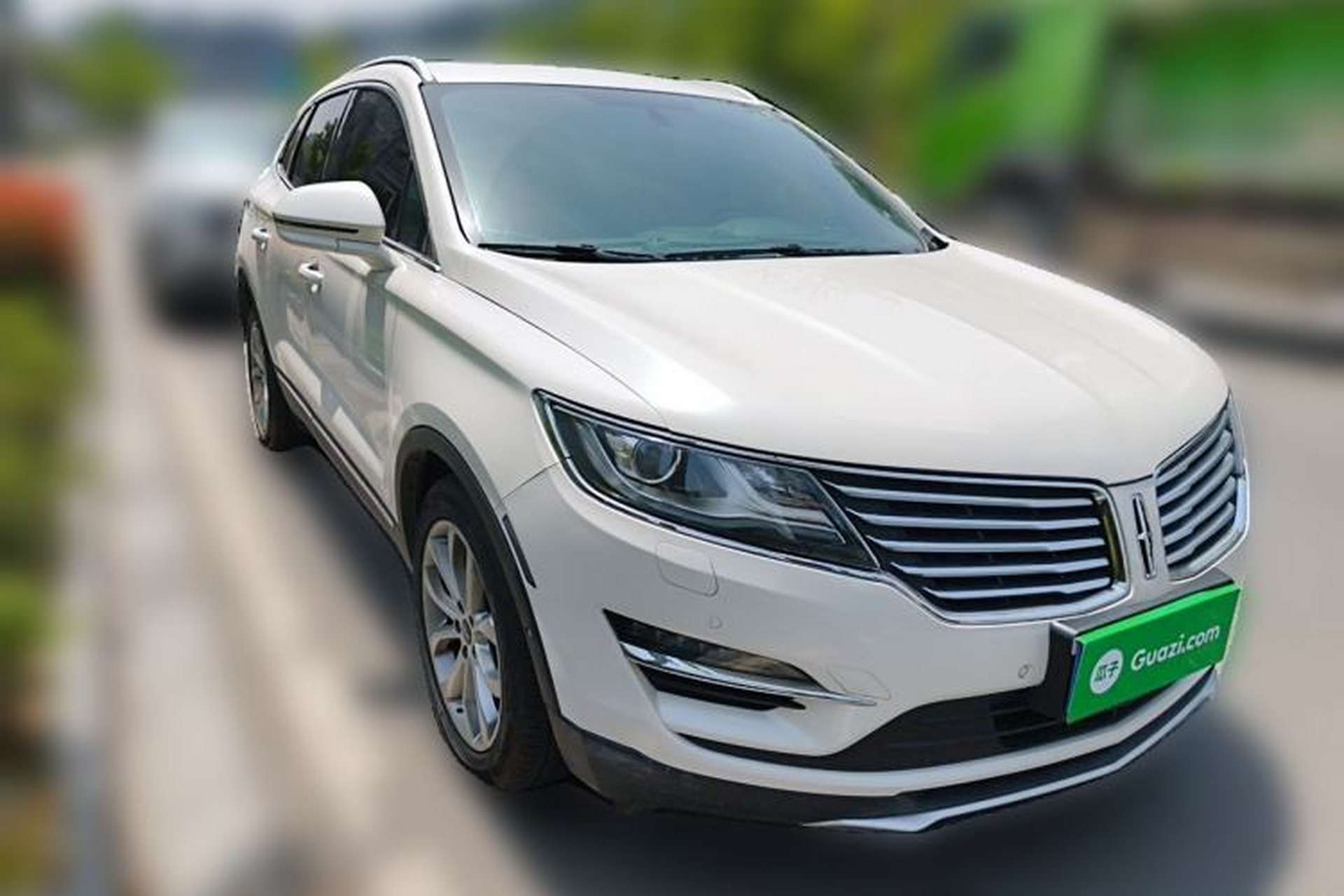 Used Lincoln MKC 2017 2.0T Two-Wheel-Drive Luxury Edition Front Right 45 Deg