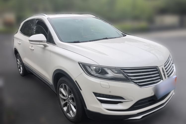 Used Lincoln MKC 2017 2.0T Four-Wheel Drive Zunya Edition Front Right 45 Deg