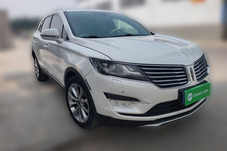 Used Lincoln MKC 2017 2.0T Two-Wheel-Drive Luxury Edition Front Right 45 Deg