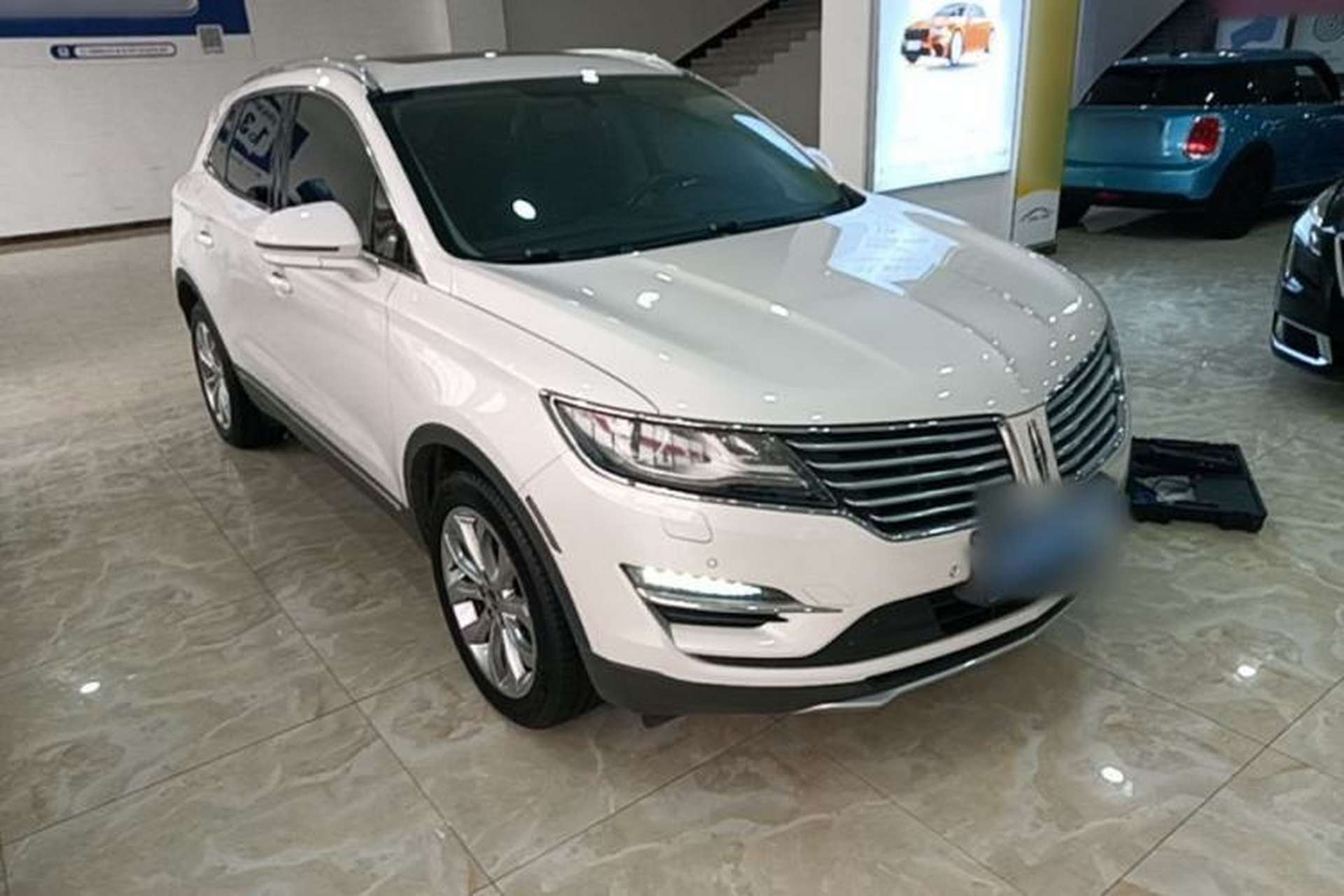 Used Lincoln MKC 2017 2.0T Four-Wheel Drive Zunya Edition Front Right 45 Deg