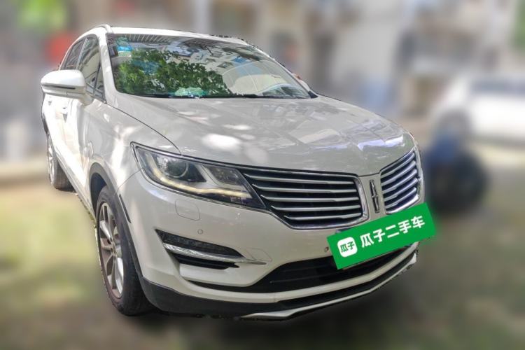 Used Lincoln MKC 2017 2.0T Two-Wheel-Drive Luxury Edition Front Right 45 Deg