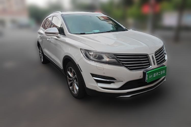 Used Lincoln MKC 2017 2.0T Two-Wheel-Drive Luxury Edition Front Right 45 Deg
