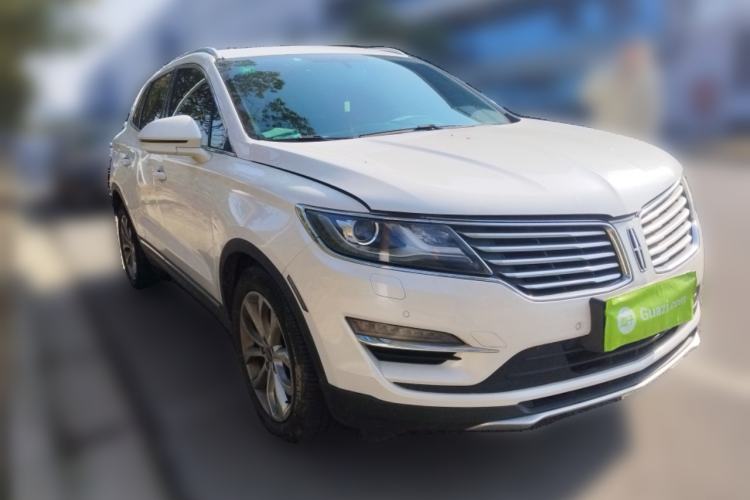 Used Lincoln MKC 2017 2.0T Two-Wheel-Drive Luxury Edition Front Right 45 Deg