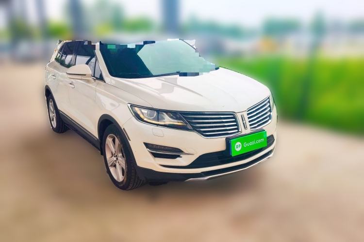 Used Lincoln MKC 2017 2.0T Two-Wheel Drive Deluxe Edition Front Right 45 Deg