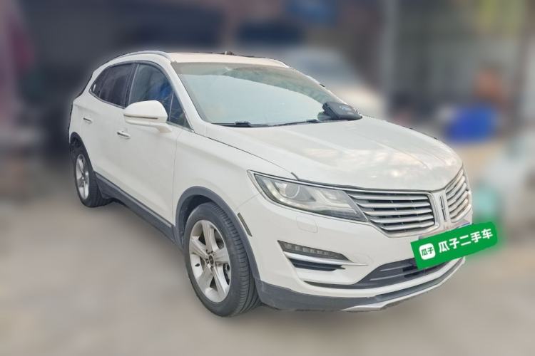 Used Lincoln MKC 2017 2.0T Two-Wheel Drive Deluxe Edition Front Right 45 Deg