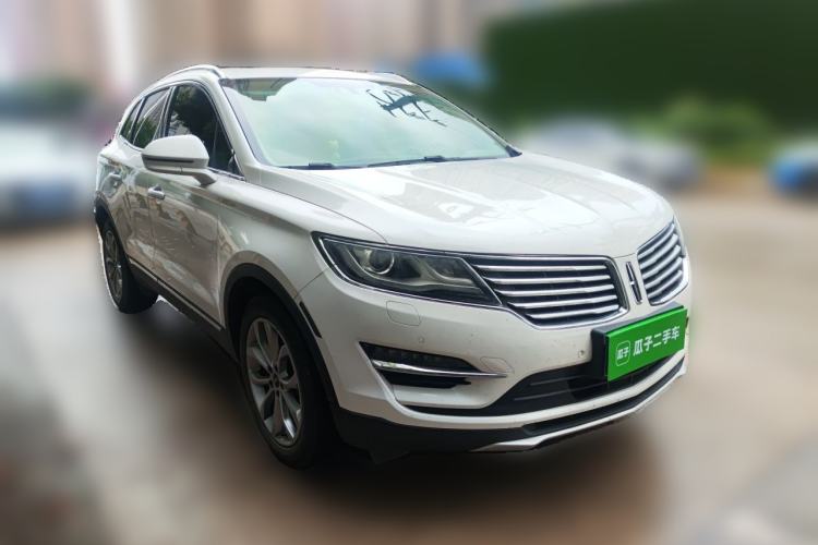Used Lincoln MKC 2017 2.0T Two-Wheel-Drive Luxury Edition Front Right 45 Deg
