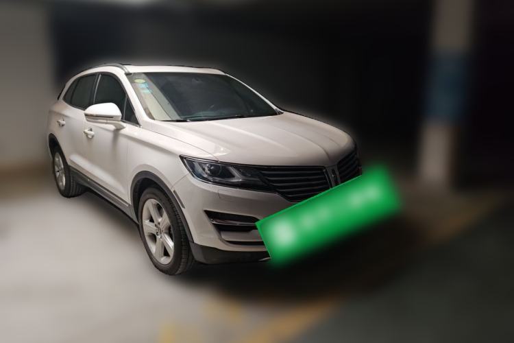 Used Lincoln MKC 2017 2.0T Two-Wheel Drive Deluxe Edition Front Right 45 Deg