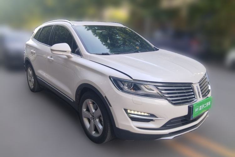 Used Lincoln MKC 2017 2.0T Two-Wheel Drive Deluxe Edition Front Right 45 Deg